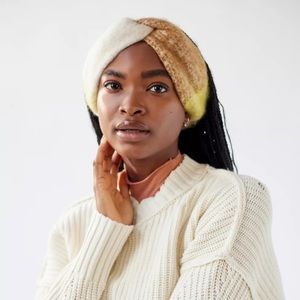 Urban Outfitters Gabby Twist Knit Headband